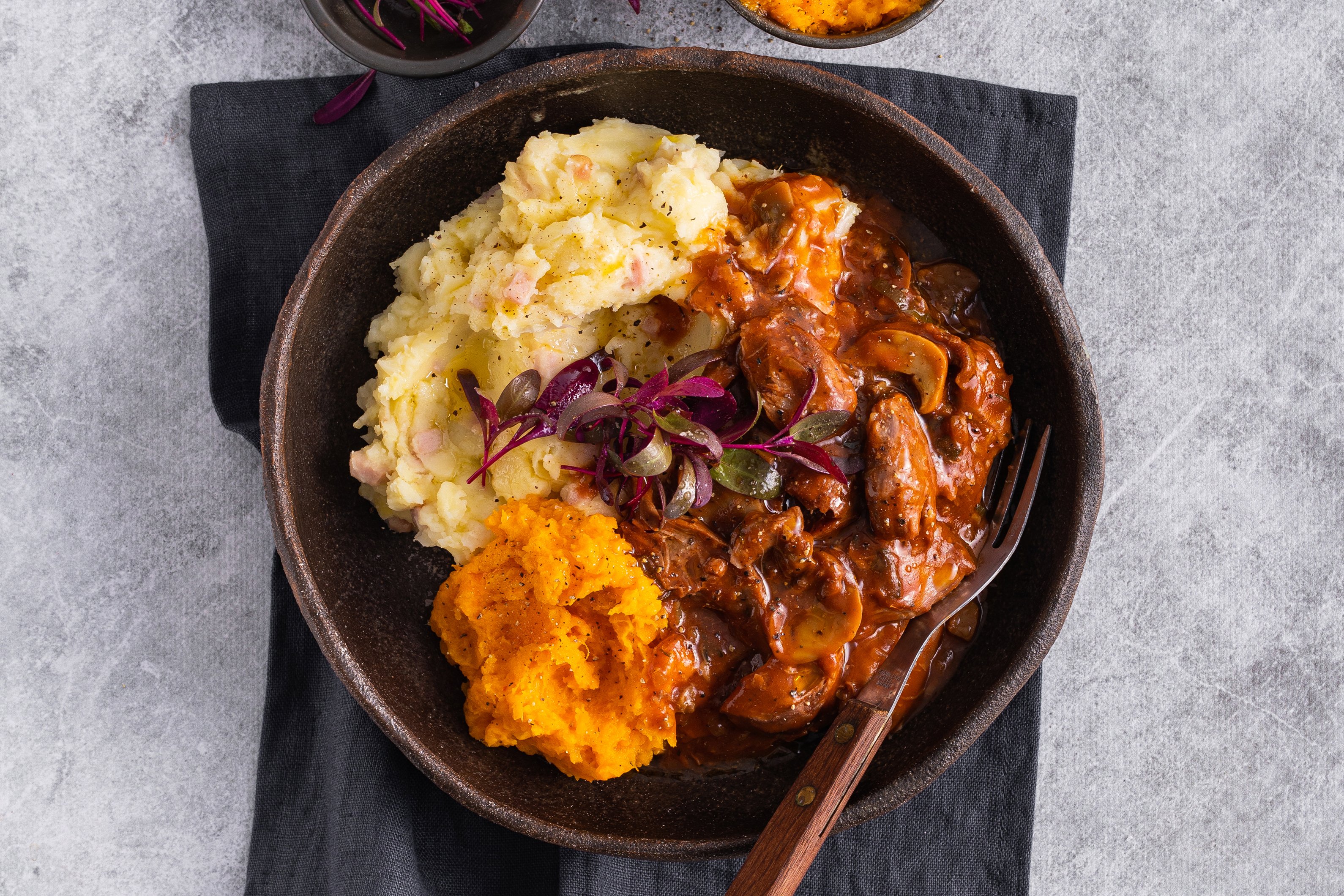 Reg-Slow-Cooked-Lamb-With-Loaded-Mash-YF882